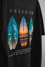 Lade das Bild in den Galerie-Viewer, DBF Freedom Washed Oversize Shirt Black
