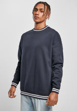 Lade das Bild in den Galerie-Viewer, ONLYBASICS College Crewneck
